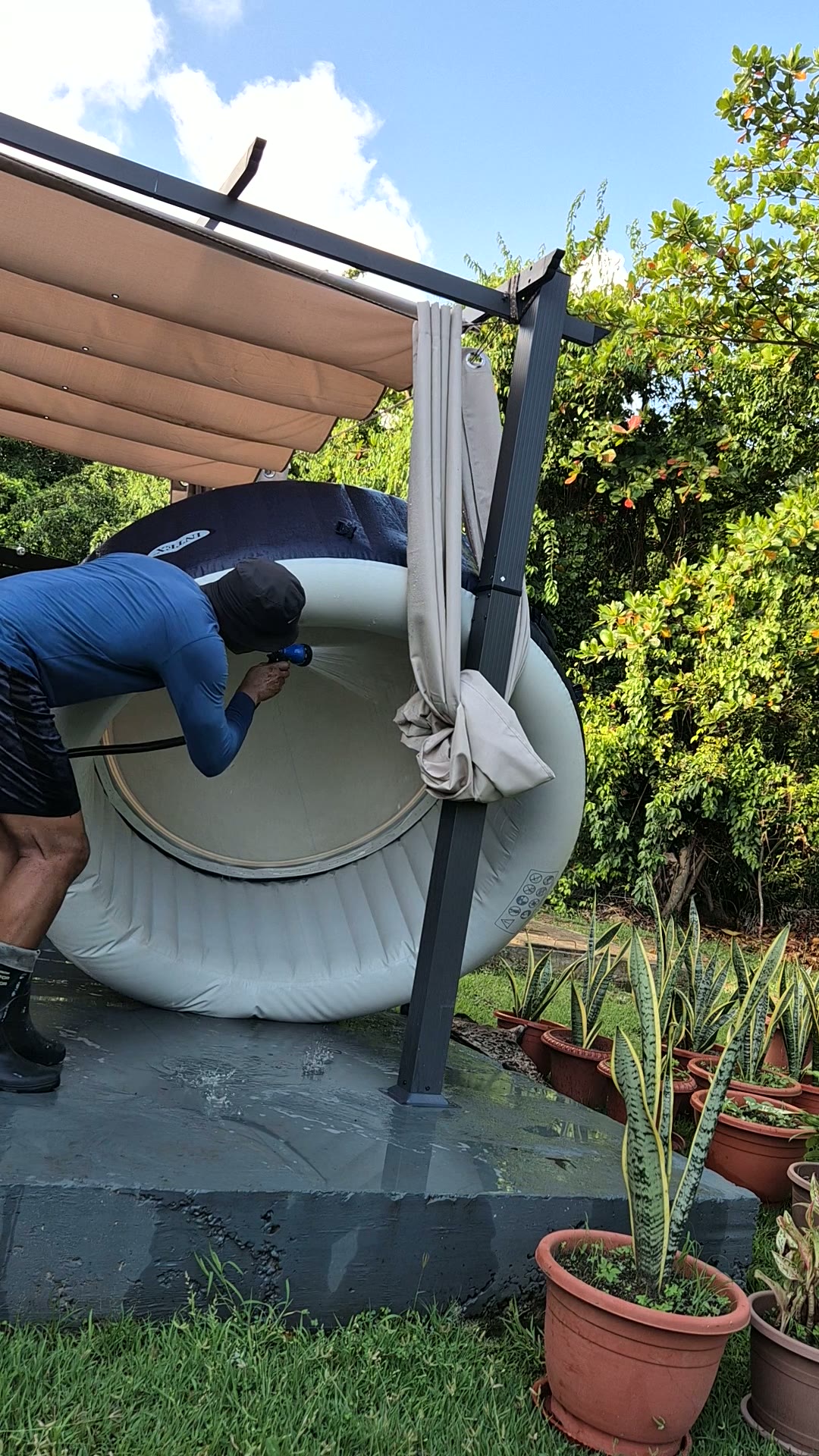 Video of a hot tub being deep cleaned